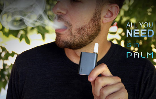Customer purchasing CCELL CBD vape battery from Simple Garden CBD